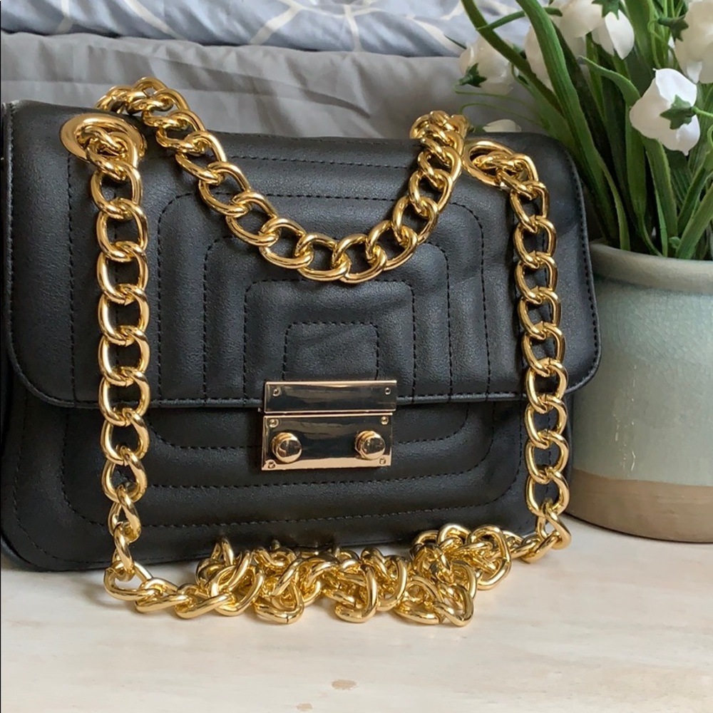 Black Purse  ITEM HAS BEEN BUNDLED.